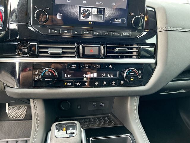 2025 Nissan Pathfinder Platinum