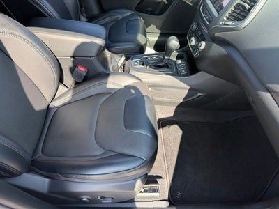 2022 Jeep Cherokee Latitude Lux