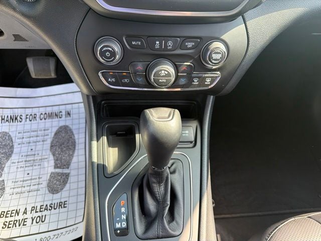 2022 Jeep Cherokee Latitude Lux