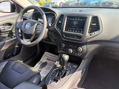 2022 Jeep Cherokee Latitude Lux
