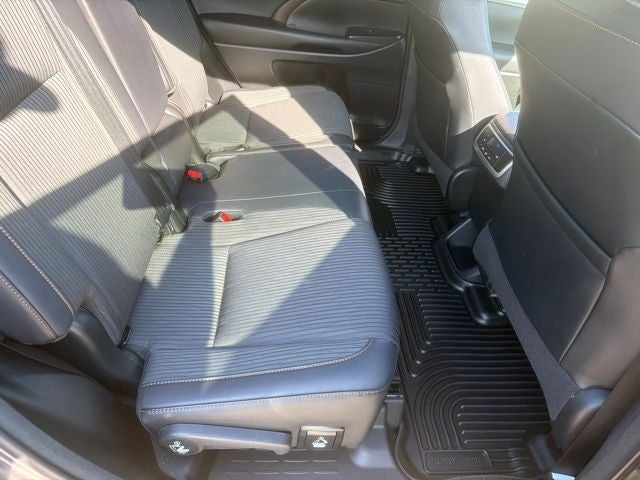 2017 Toyota Highlander LE Plus
