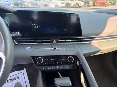 2025 Hyundai Elantra SEL Convenience