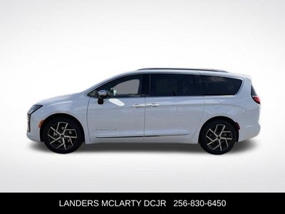 2027 Chrysler Pacifica Pinnacle