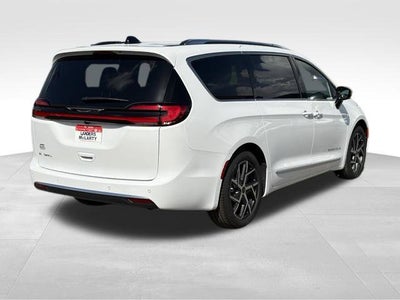 2027 Chrysler Pacifica Pinnacle