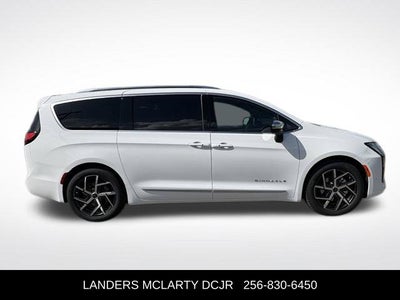 2027 Chrysler Pacifica Pinnacle