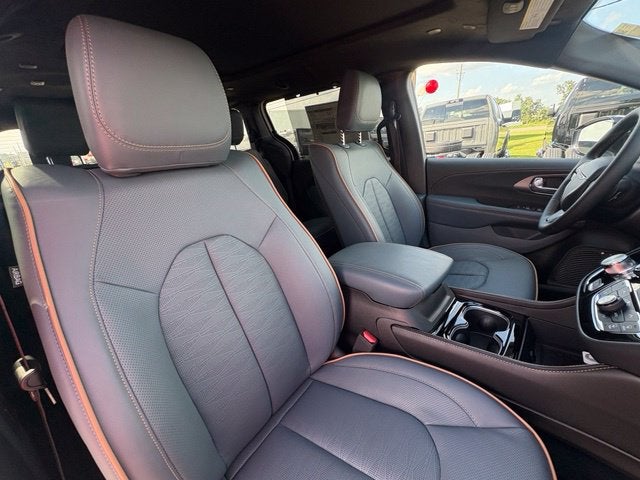 2027 Chrysler Pacifica Pinnacle