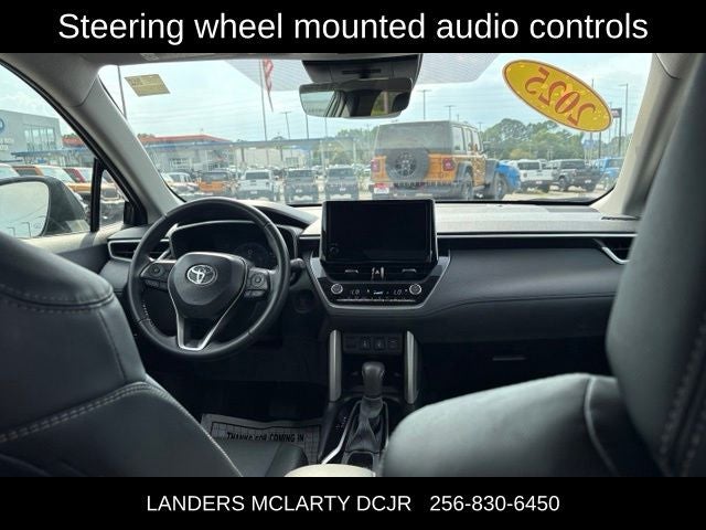2025 Toyota Corolla Cross XLE
