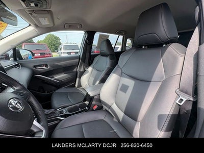 2025 Toyota Corolla Cross XLE
