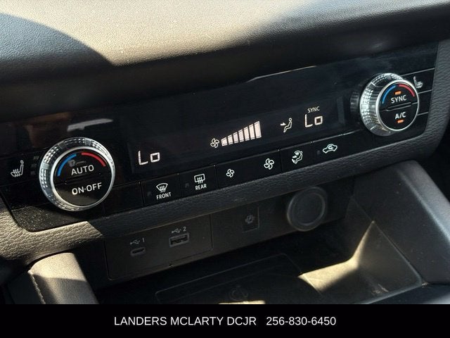 2024 Mitsubishi Outlander Base