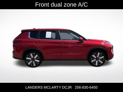 2025 Mitsubishi Outlander Base