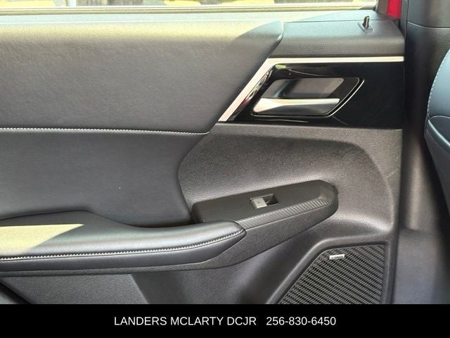 2025 Mitsubishi Outlander Base