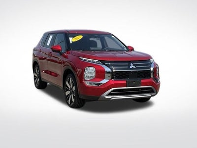 2025 Mitsubishi Outlander Base