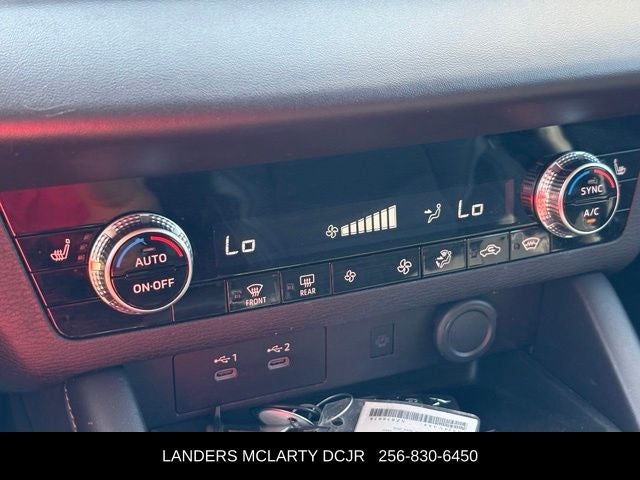 2025 Mitsubishi Outlander Base