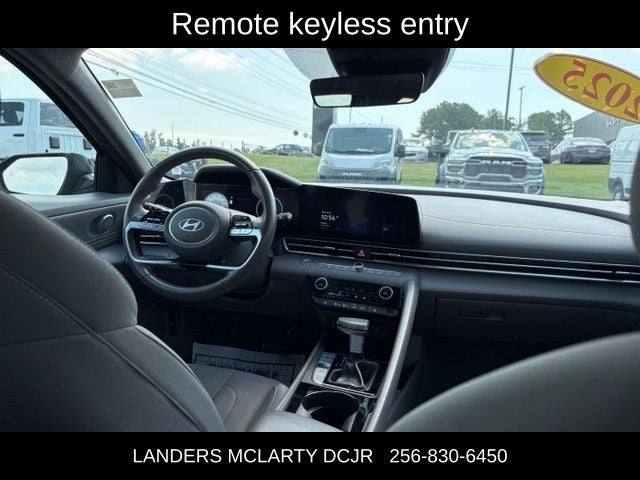 2025 Hyundai Elantra SEL Convenience