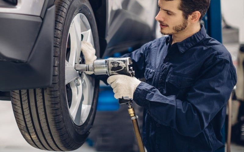 Oil Change & Tire Rotation Special